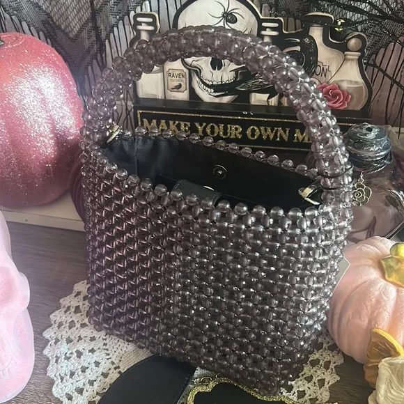 ☠️LD Kendra Dandy Skull Beaded Crossbody Bag 2023 Rare HTF☠️ - Picture 7 of 15